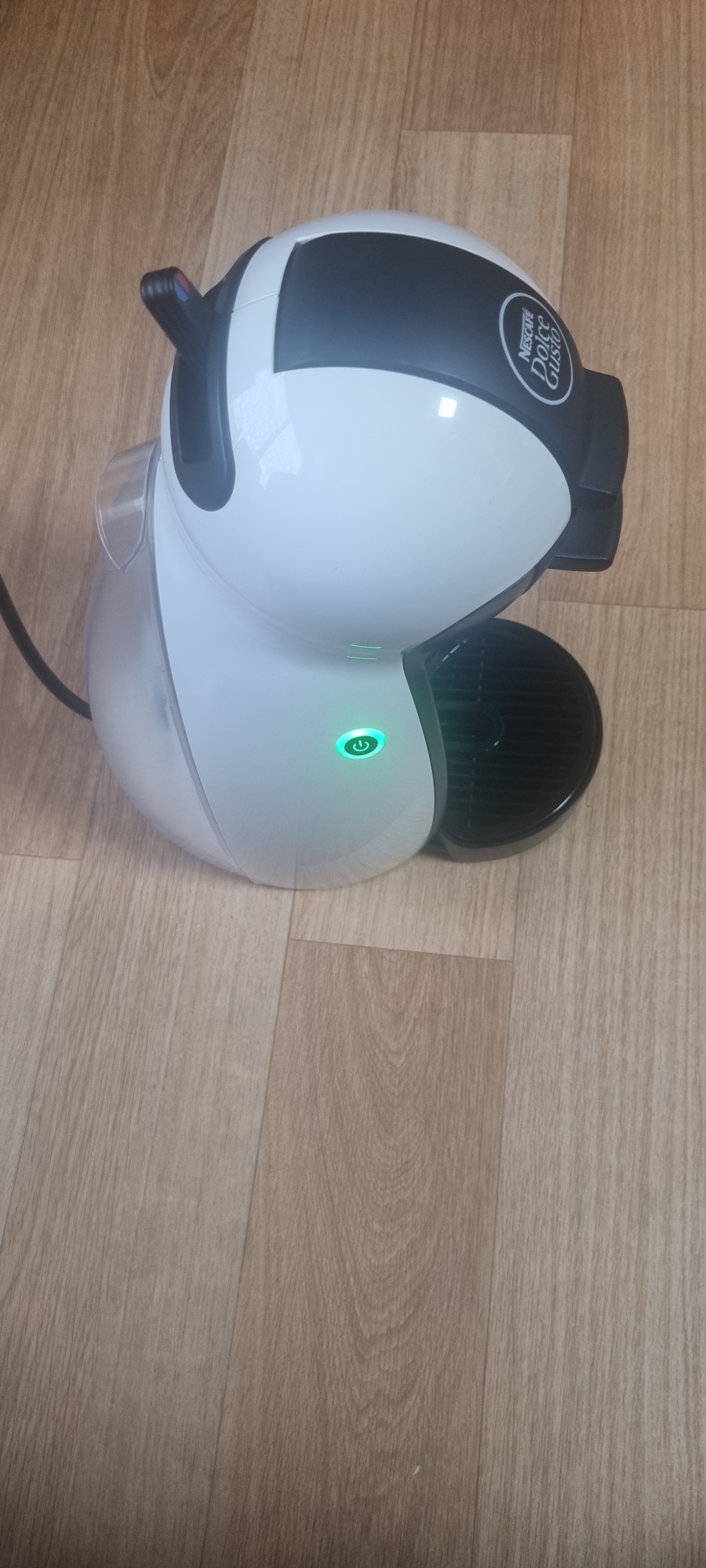 돌체구스토 피콜로 커피머신 팝니다.