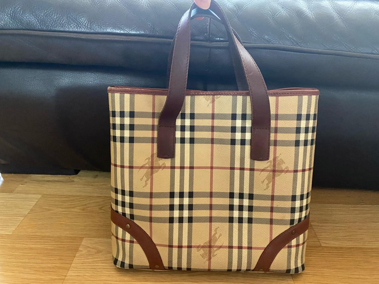 버버리 가방(토트백)