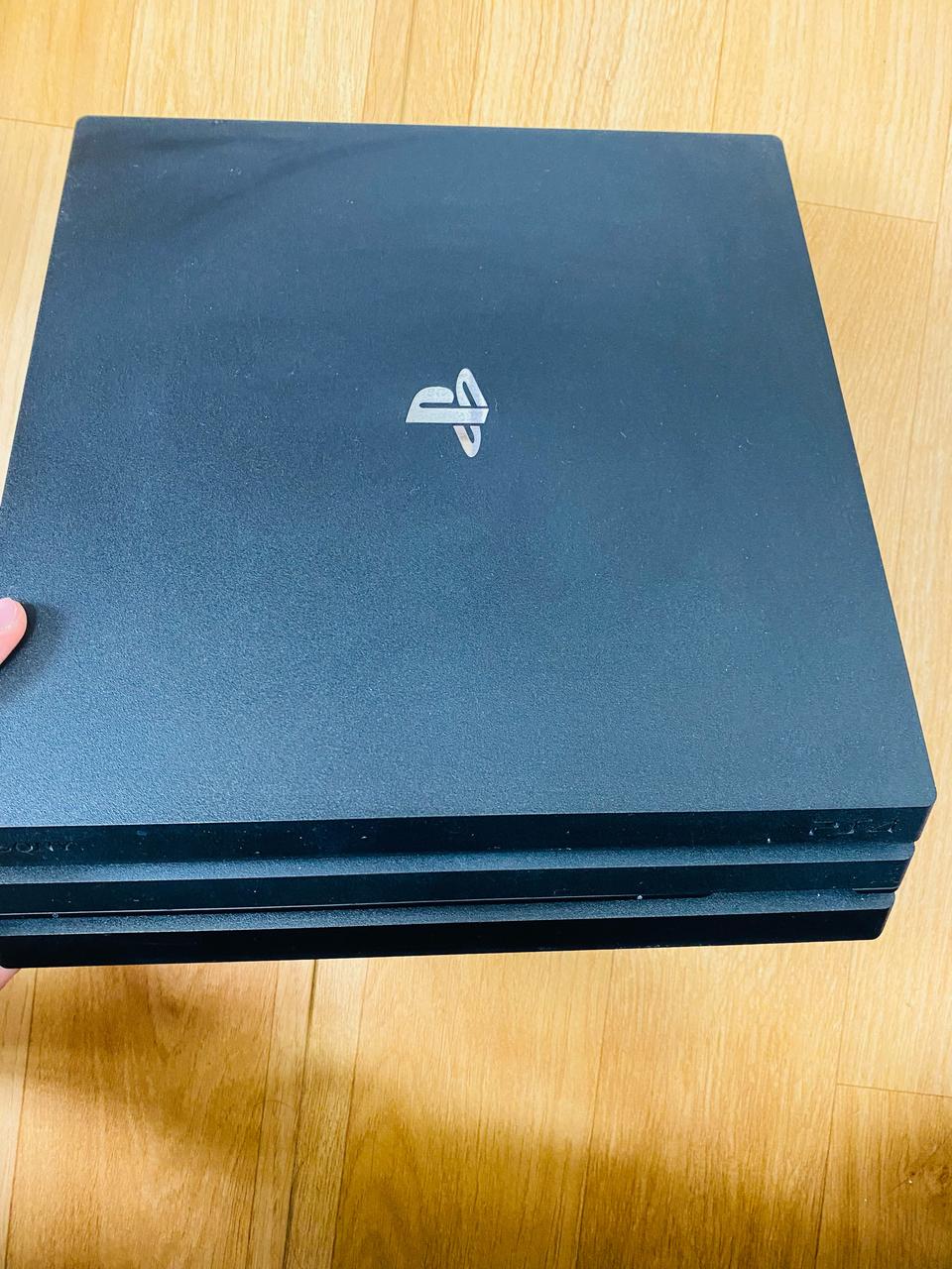 플스4pro 1tb 패드 2개