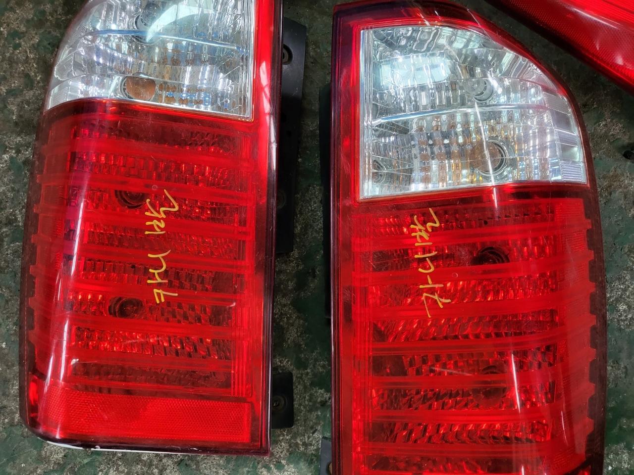 카니발  차량 후미등