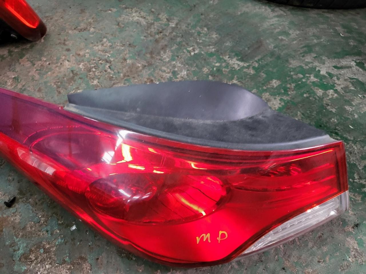 아반떼md 차량 후미등