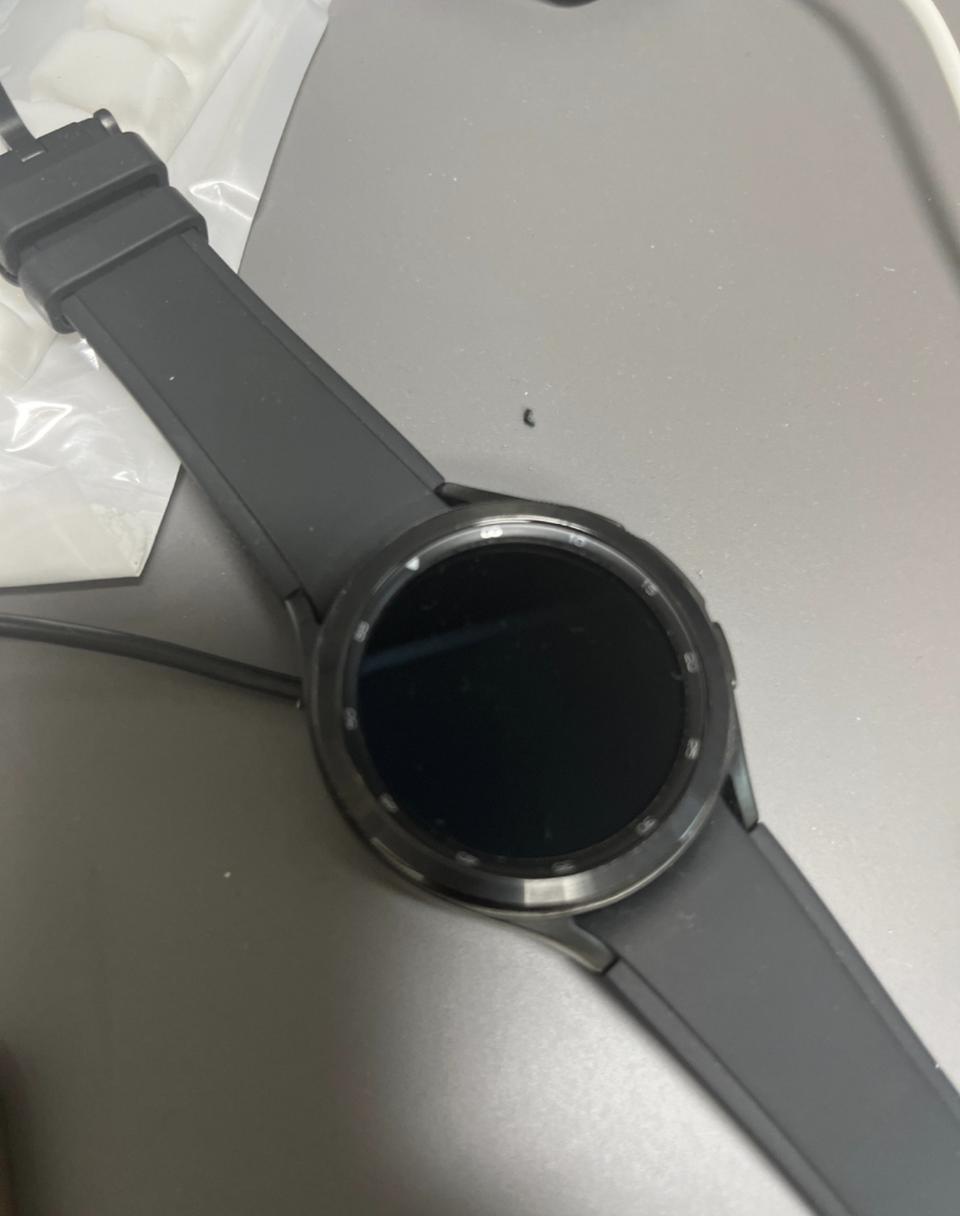 갤럭시워치4 46mm 클래식 wifi + 추가스트랩