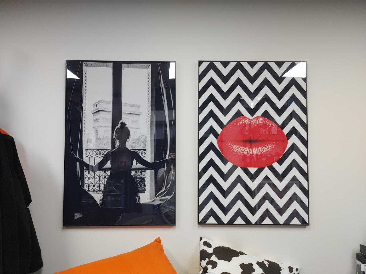 샤넬 풍 창문앞여인 입술그림 인테리어액자 그림 액자 대형그림 팝니다