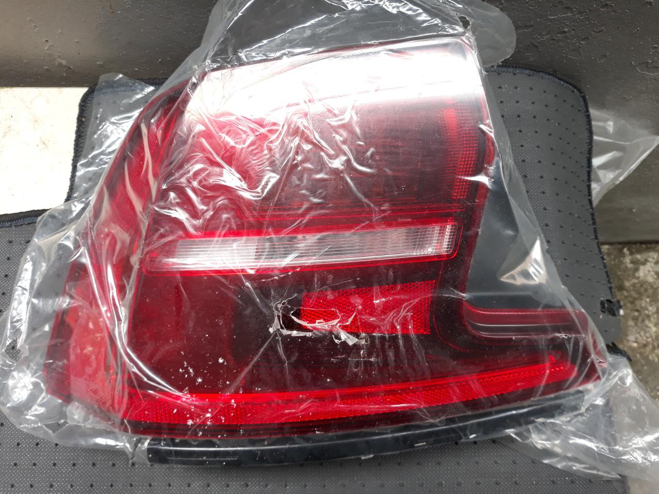 VOLVO S90 Rear Lamp Fender L (신품)