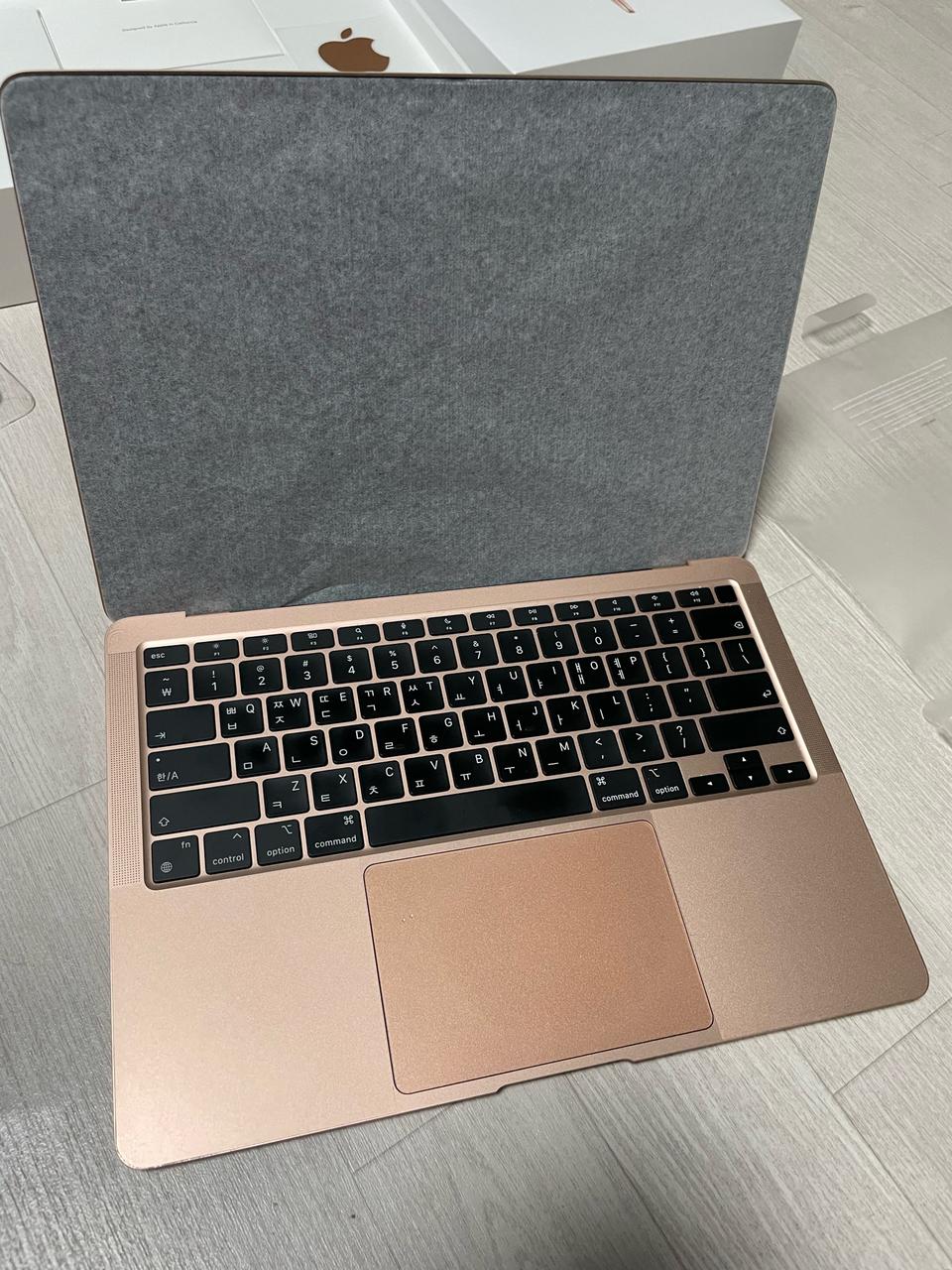 m1 맥북 에어 로즈골드 8GB RAM / 512 GB