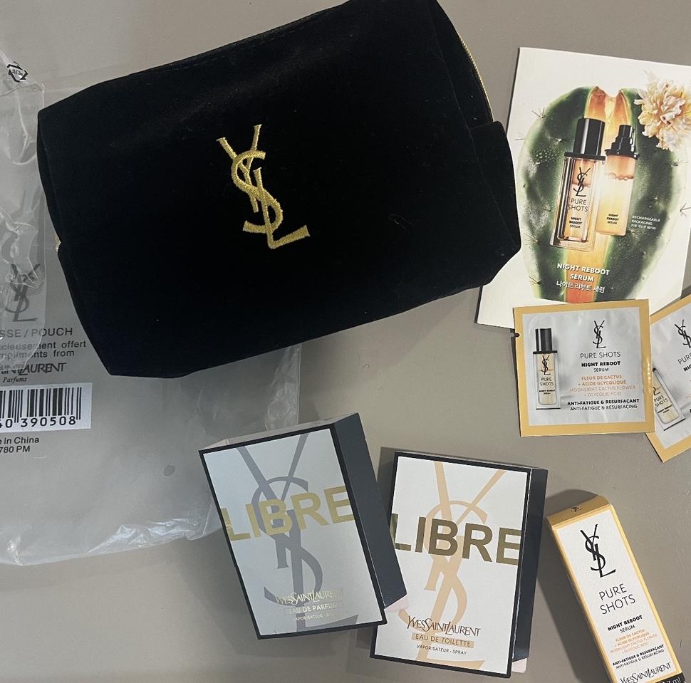 (새상품) 입생로랑 파우치