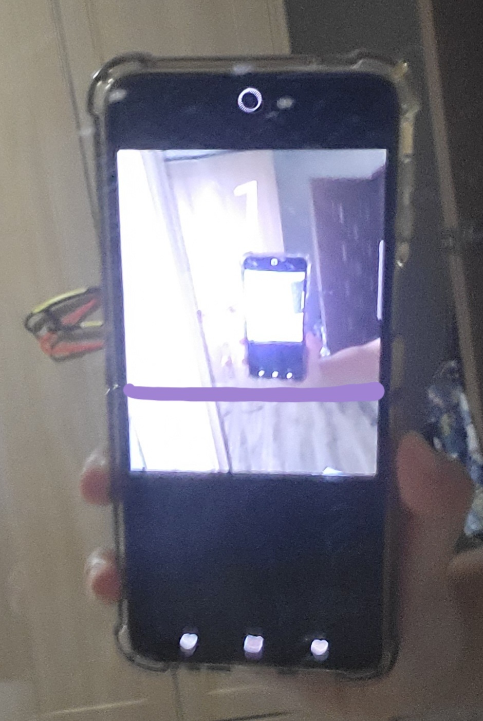 z플립3 금 간거랑 오큘러스 퀘스트 vr로 아이폰12프로나 아이폰13구함