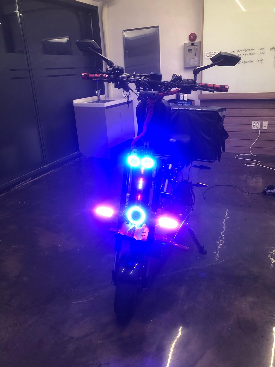 타우러스 슈퍼살롱 배달 풀튜닝 팝니다