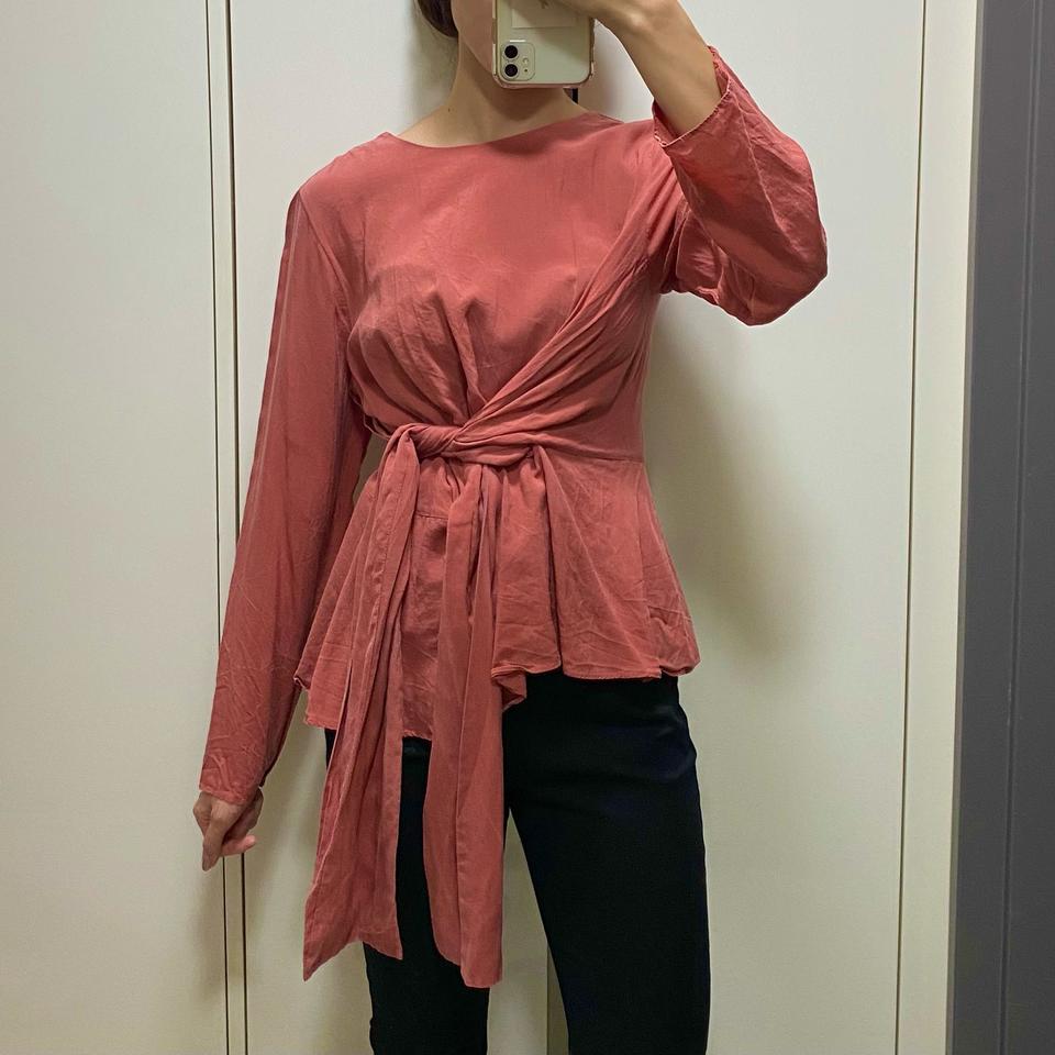 허리 날씬해보이는 블라우스