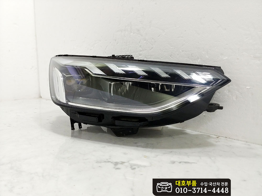 아우디 A4 B9 헤드라이트(후기형)
