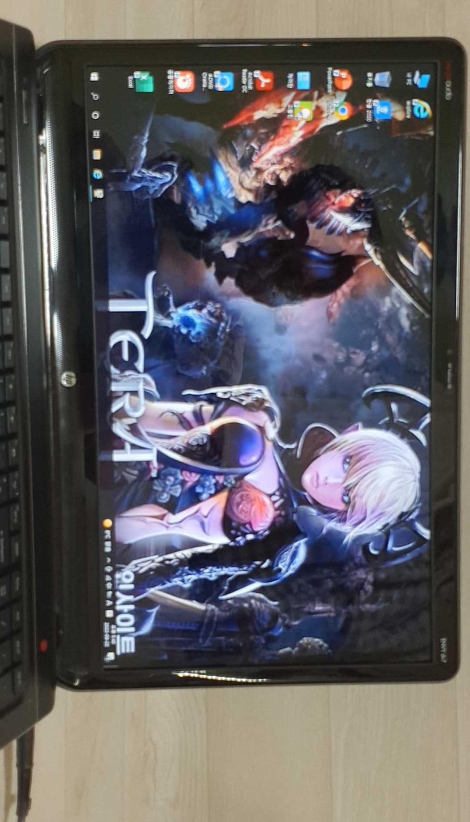 HP envy dv7 17.3인치 화면