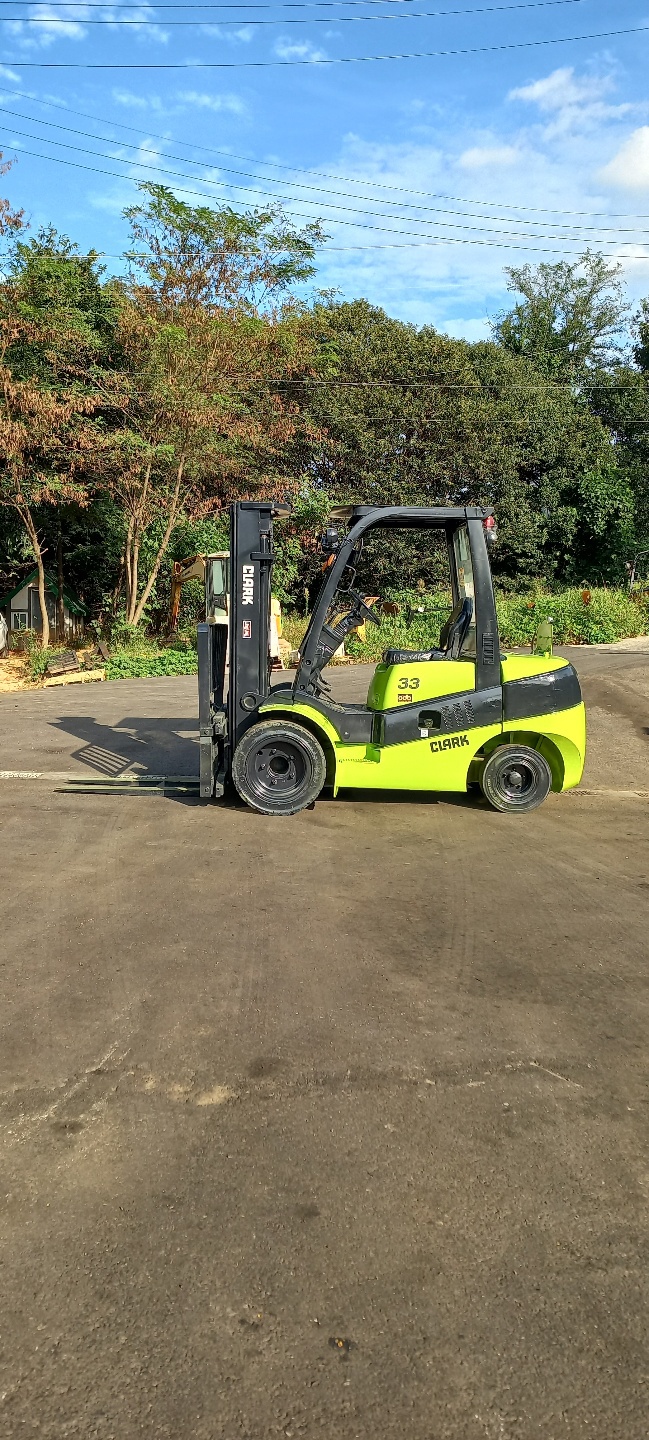클라크 3.3톤 3단 디젤지게차 팝니다