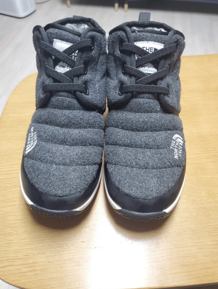 노스페이스 겨울운동화 판매합니다
