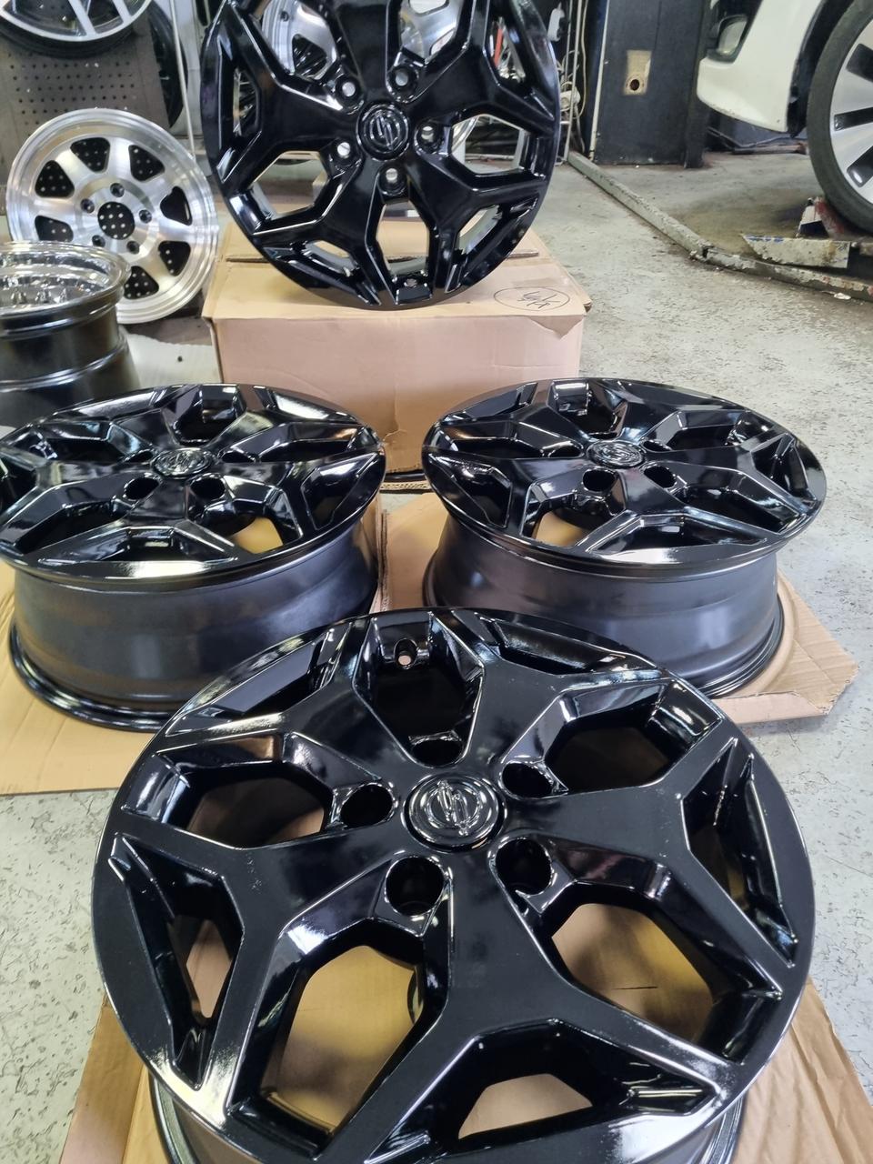 쌍용SUv호완..G4.렉스턴.칸.스포츠.최신.18인치임판.블랙유광도장휠