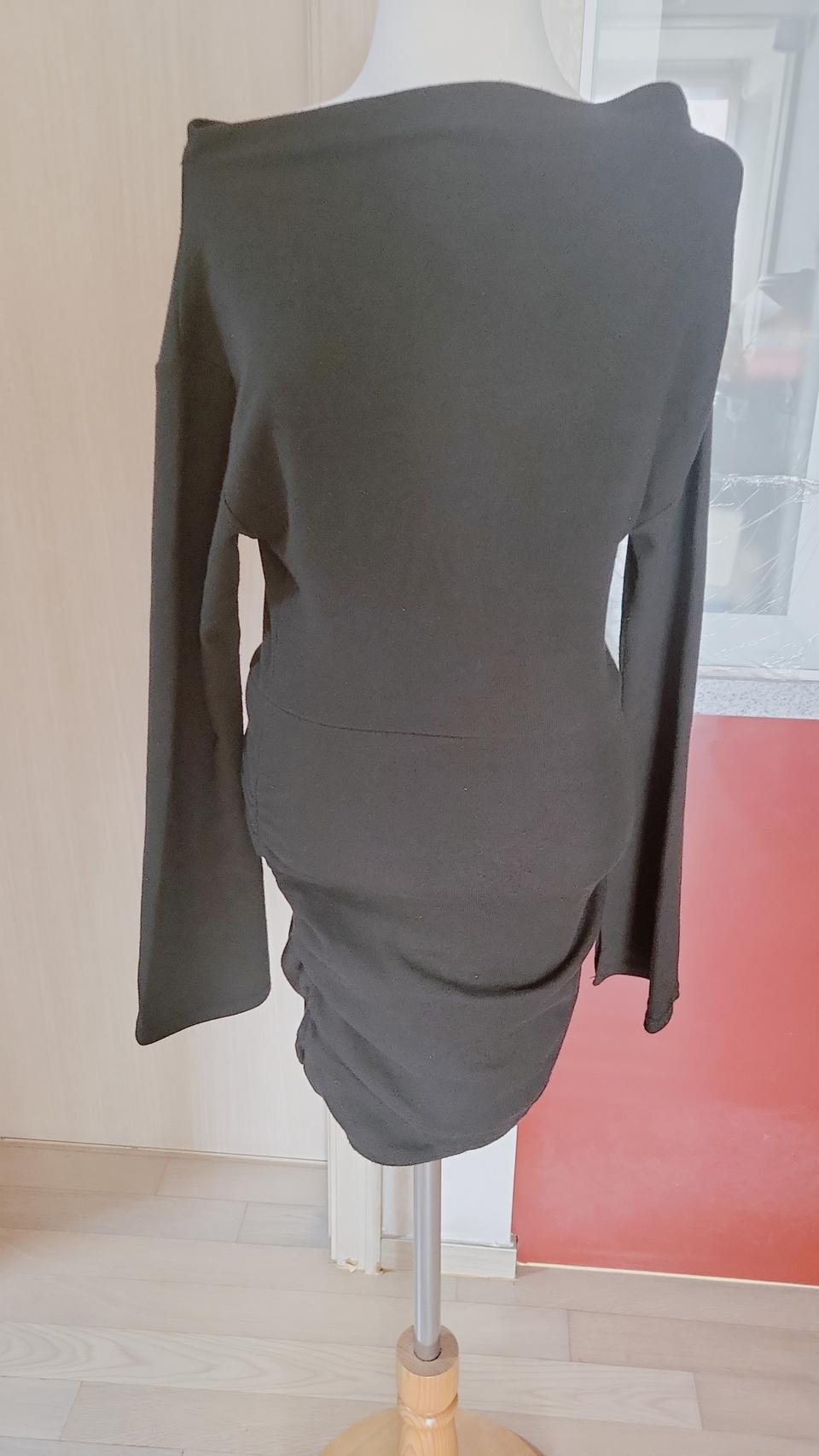 오픈숄더원피스