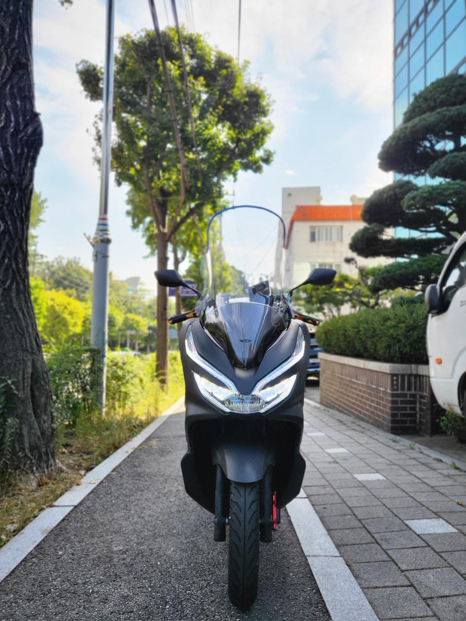 19년형 혼다 " pcx125 " 특 A급 상태 , 튜닝 다수 판매중