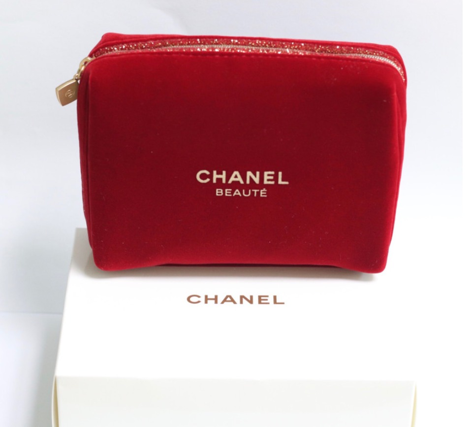 정품.샤넬 벨벳 레드 파우치 새상품