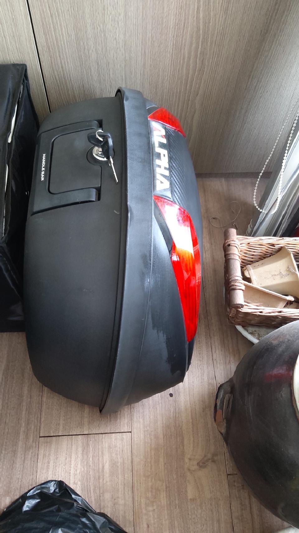 탑박스 브라켓 등받이