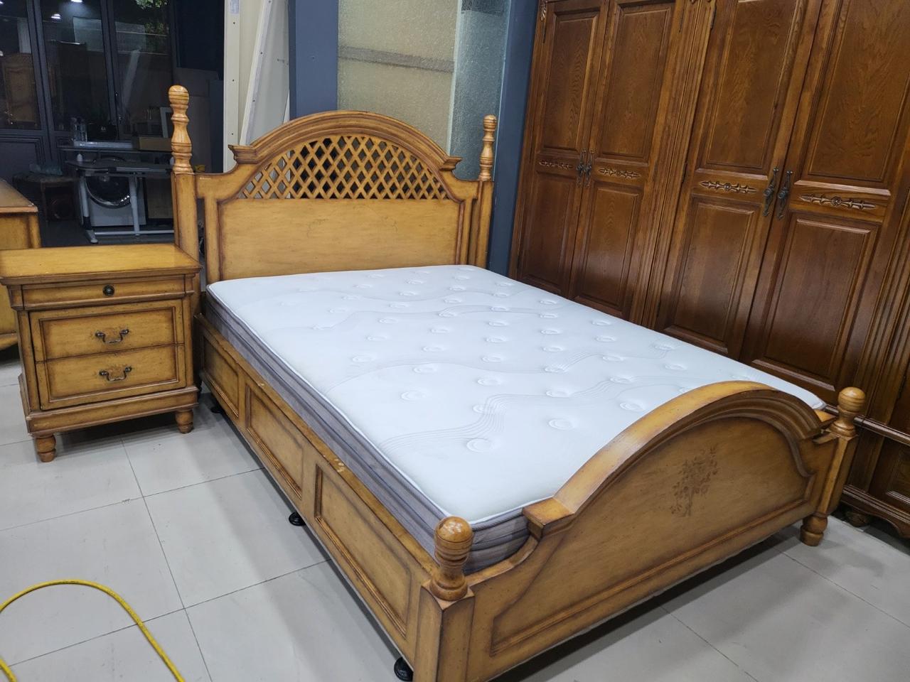 대구중고가구 버지니아가구 레아 엔틱 앤틱 퀸침대 + 협탁