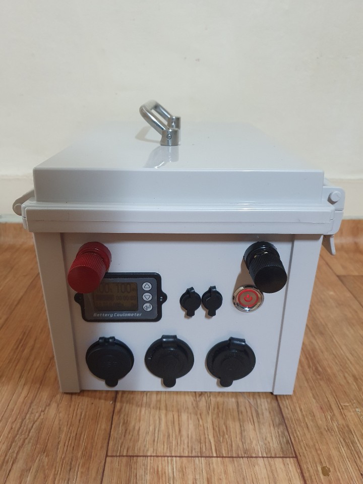 캠핑용 차박용 인산철 파워뱅크 100A 새제품