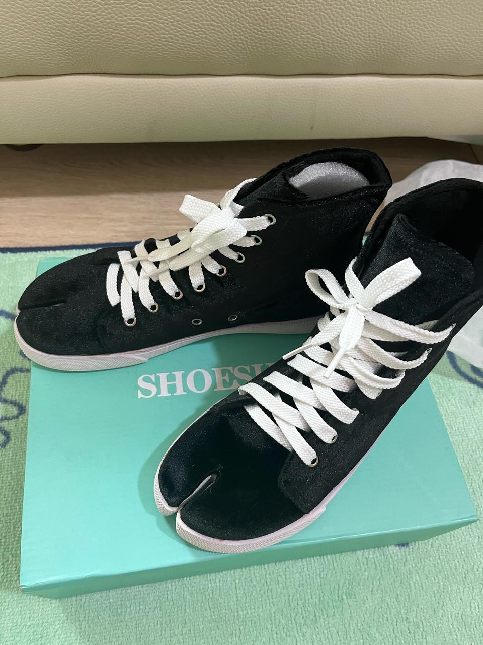 타비 스니커즈 245 블랙  새상품