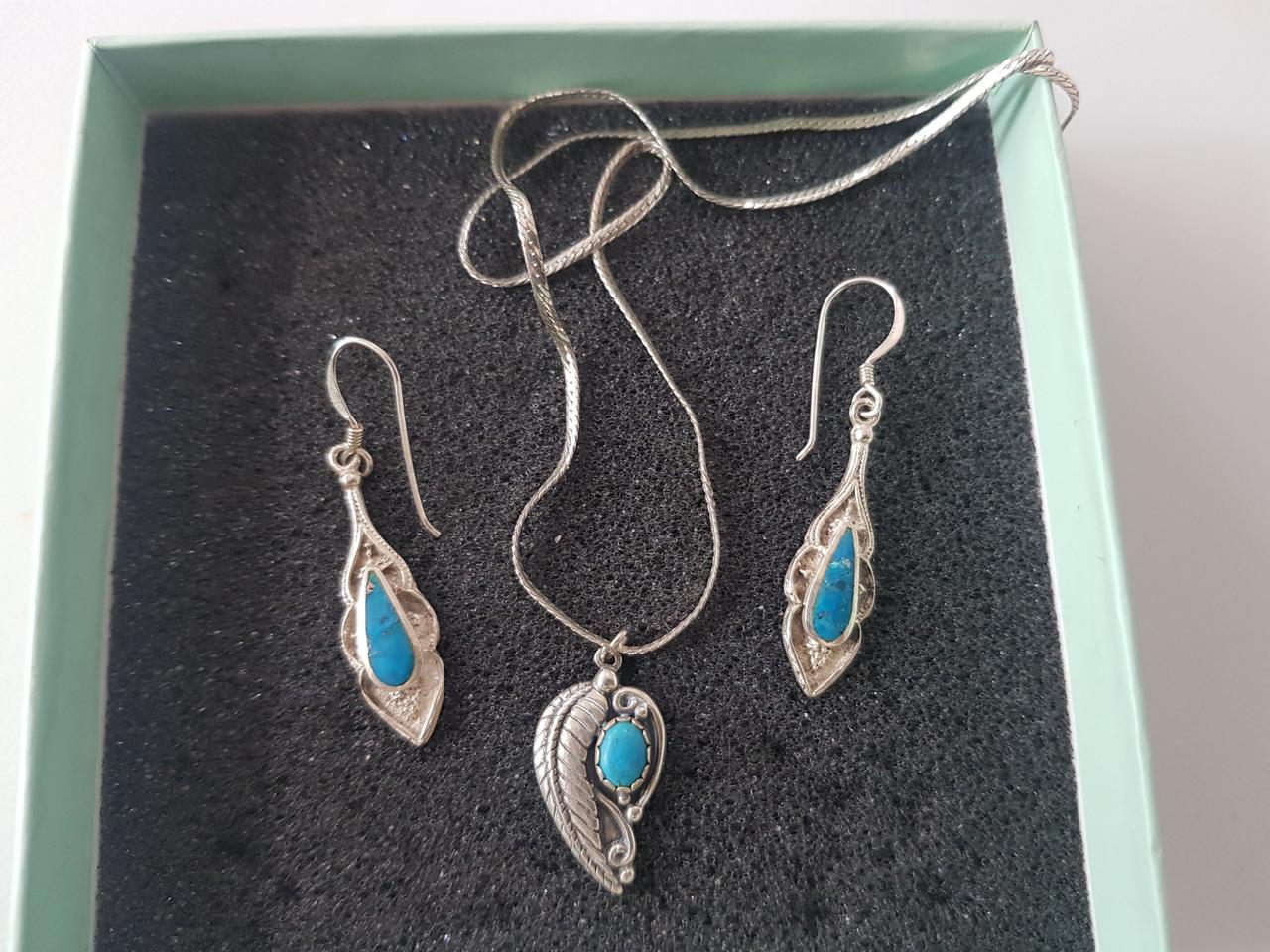 엔틱은 목걸이 팔찌 쎄트