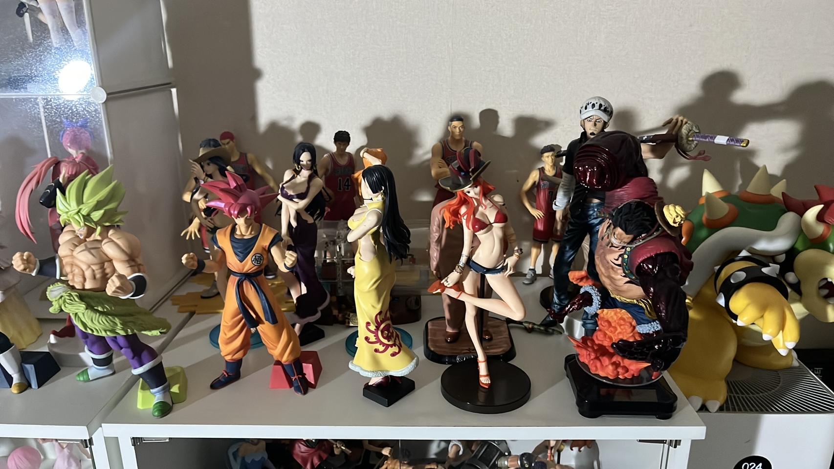 원피스 드래곤볼 리제로 시리즈 판매