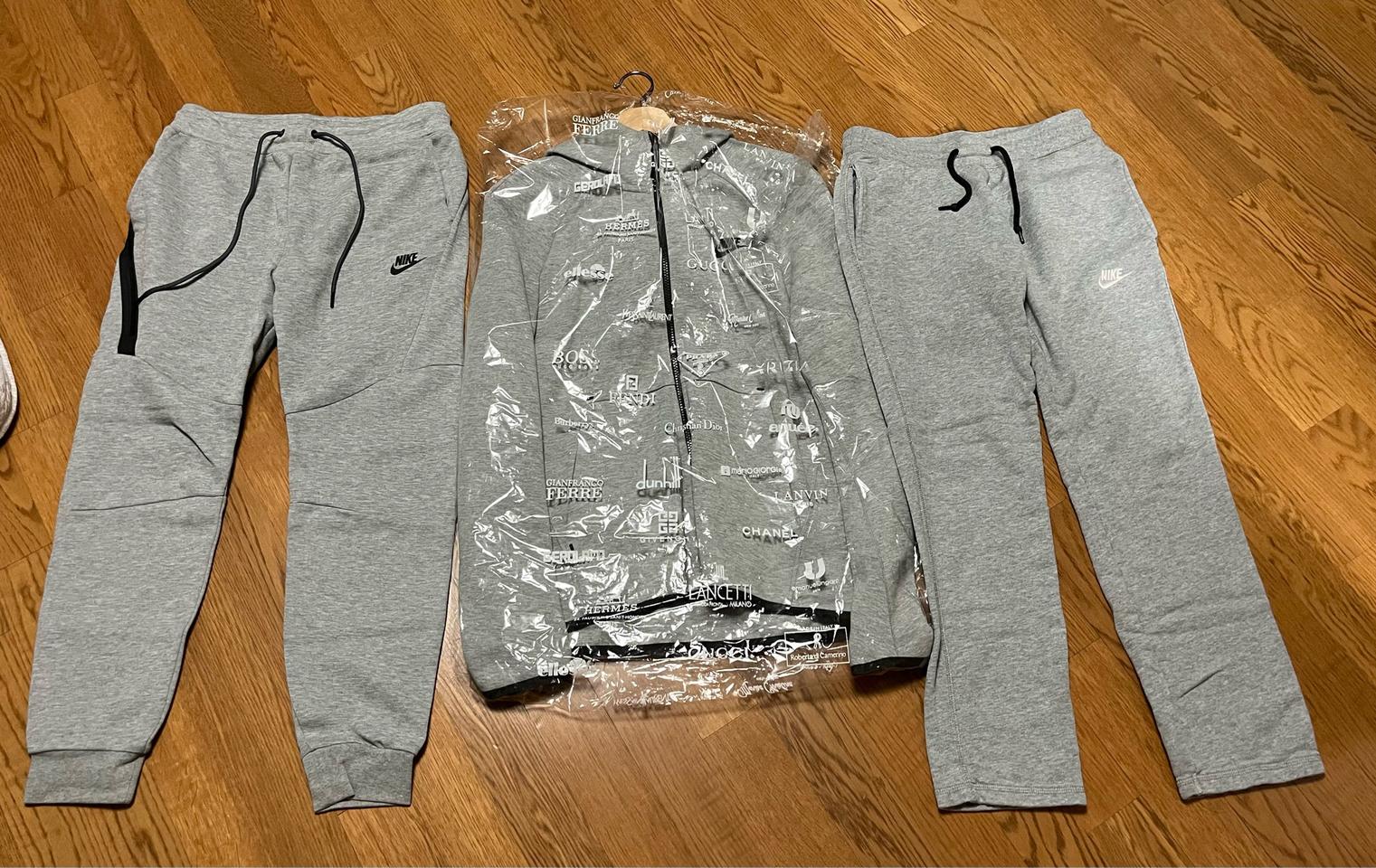 나이키 테크팩세트 +서비스바지 까지 판매합니다