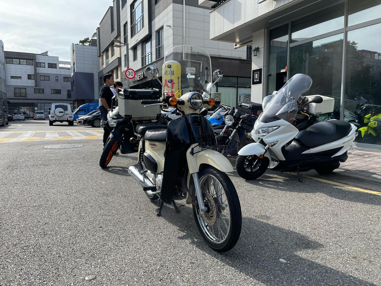 혼다 슈퍼커브110 2020년 8천km 풀튜닝 판매