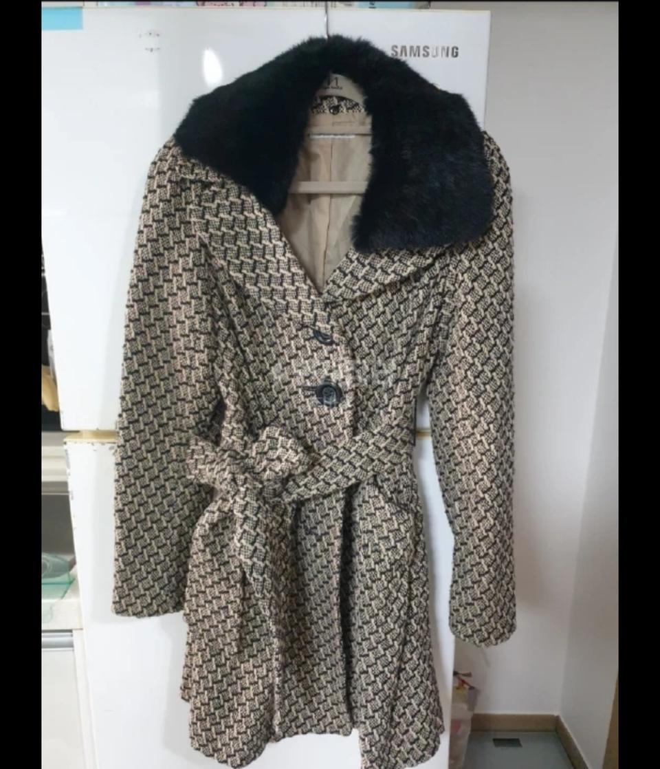 일본에서 산 고급 스런 퍼 자켓 거의 새거