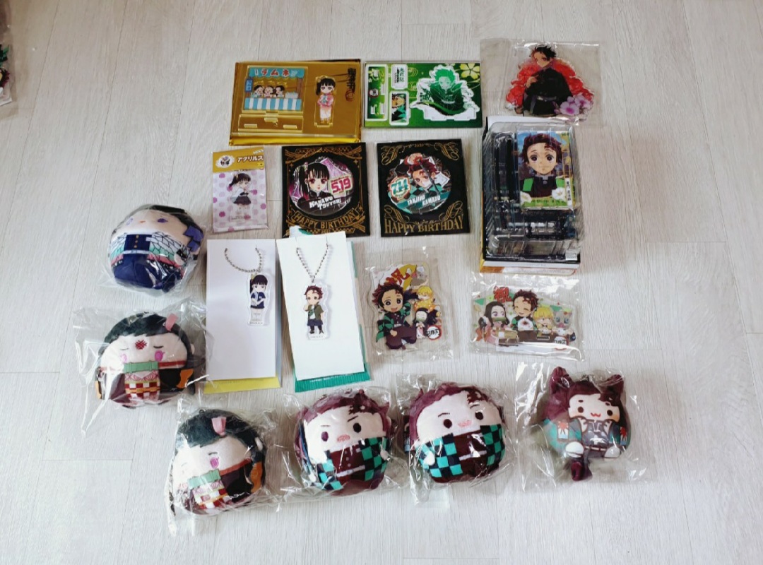 [특가] 귀멸의칼날 탄지로 카나오 네즈코 생일 칠석 아크릴 뱃지 인형