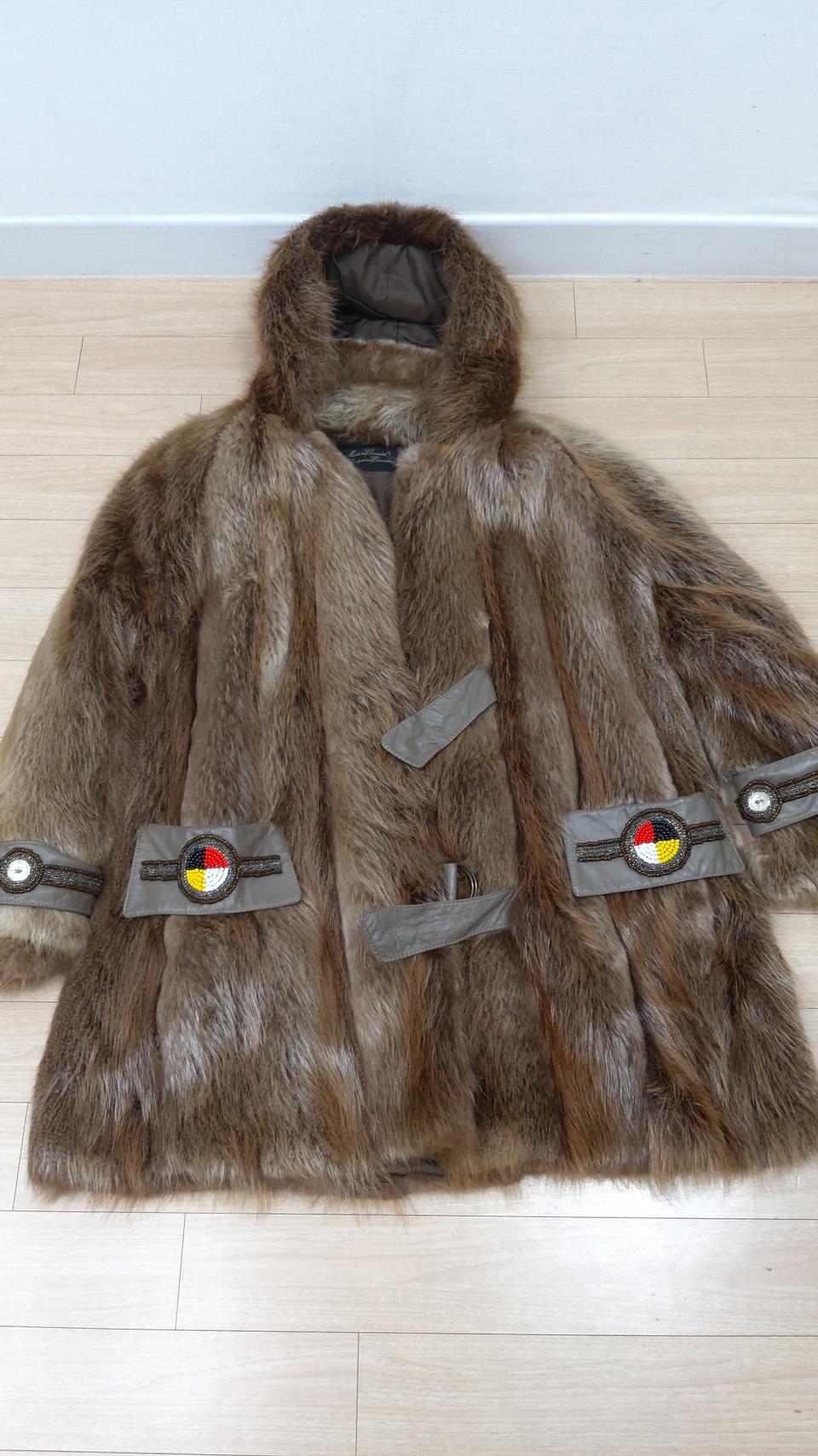 비버물개  미국서한벌밖에없던 명품 밍크코트 F 메이디인 캐나다