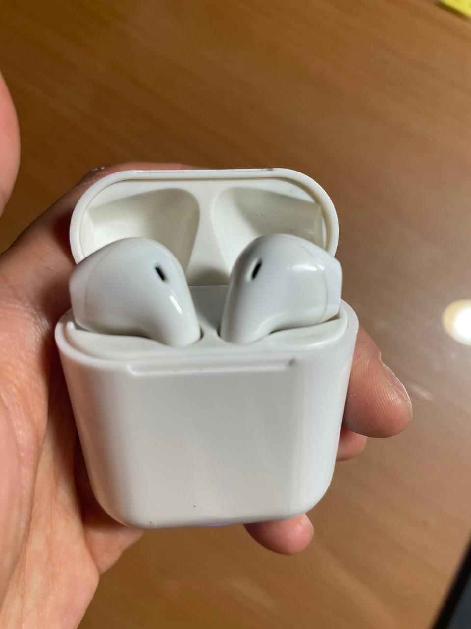 에어로팟 이어폰이랑 블루투스 스피커 팝니다.