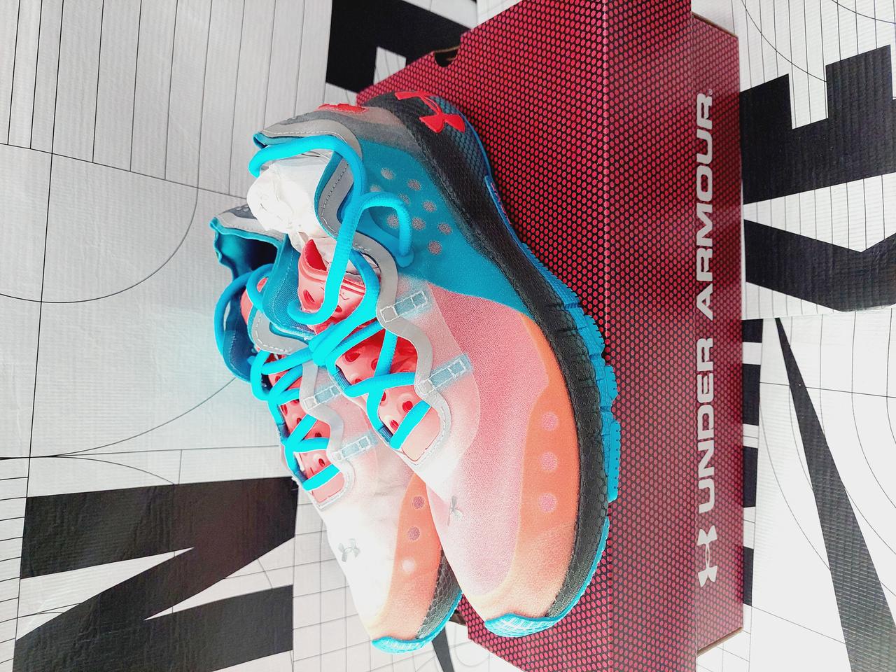 언더아머 남성용 UA HOVR 마키나 마스 러닝화