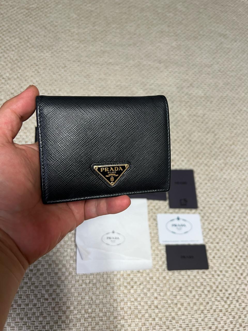 프라다 반지갑