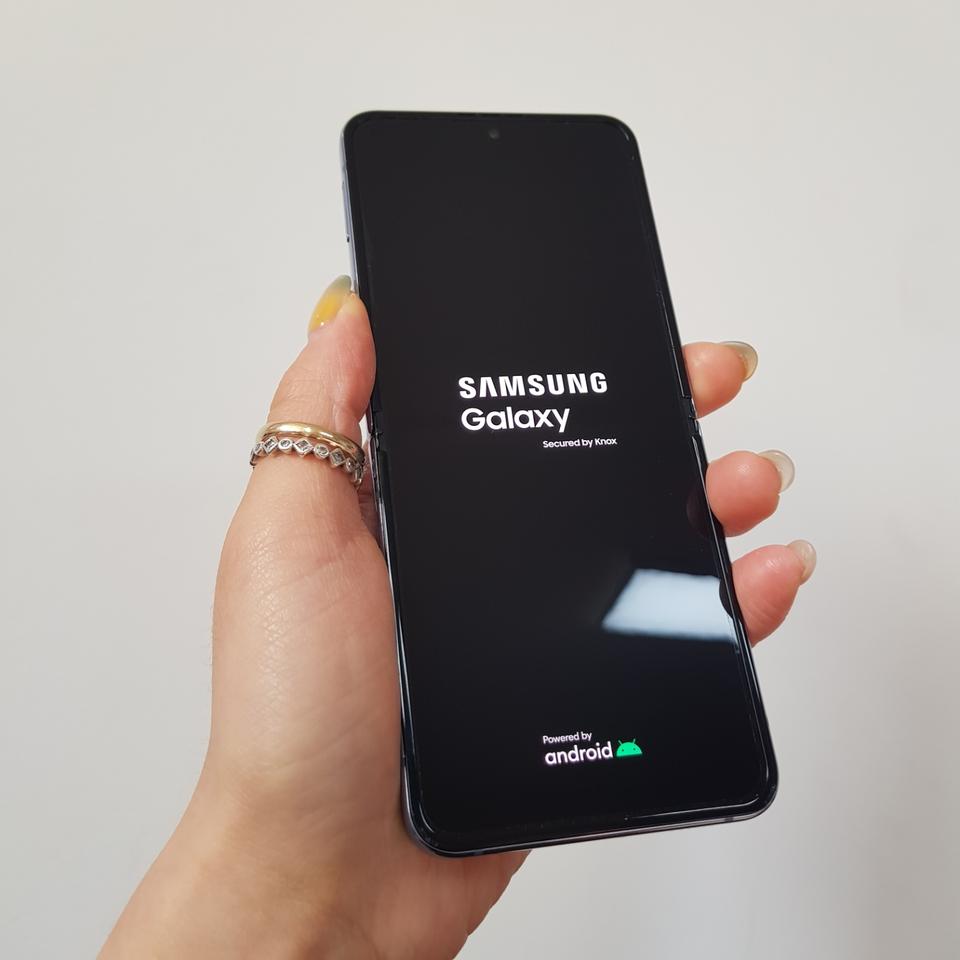 [당일출고] 갤럭시Z플립4 블루 256기가 판매합니다