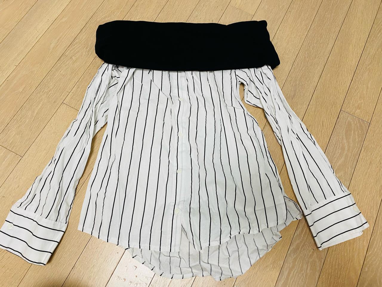 (( 새상품)) 오프숄더 스트라이프 셔츠