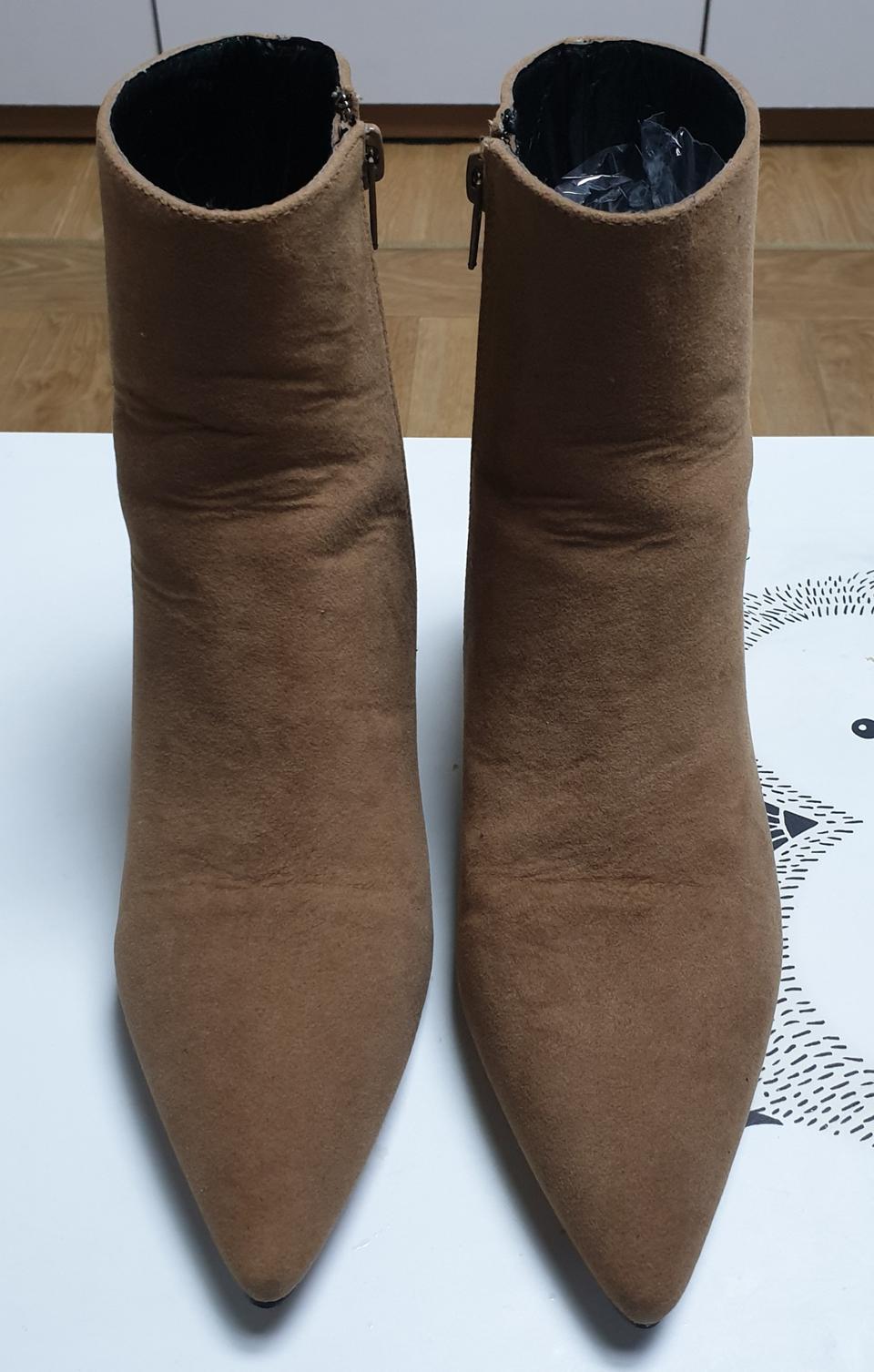 스웨이드 앵글 부츠