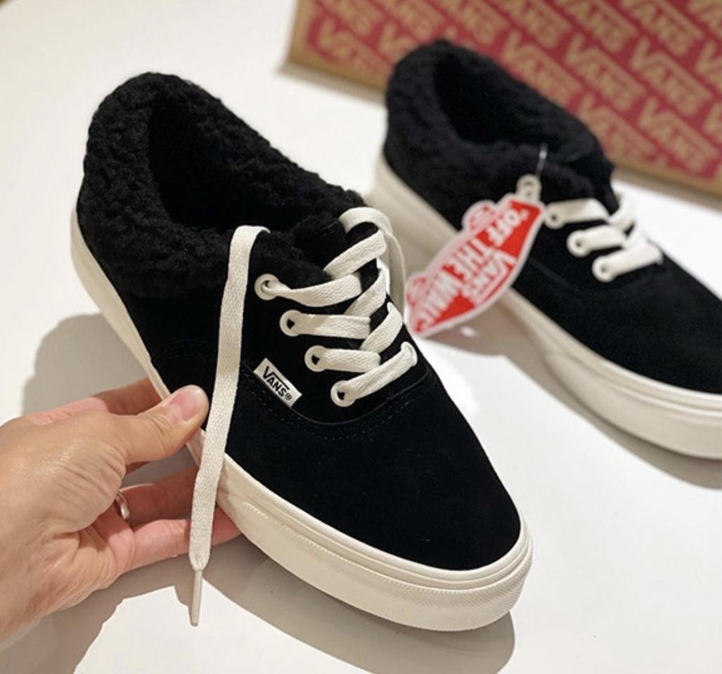 VANS AUTHENTIC SHERPA  반스 운동화 240 새제품