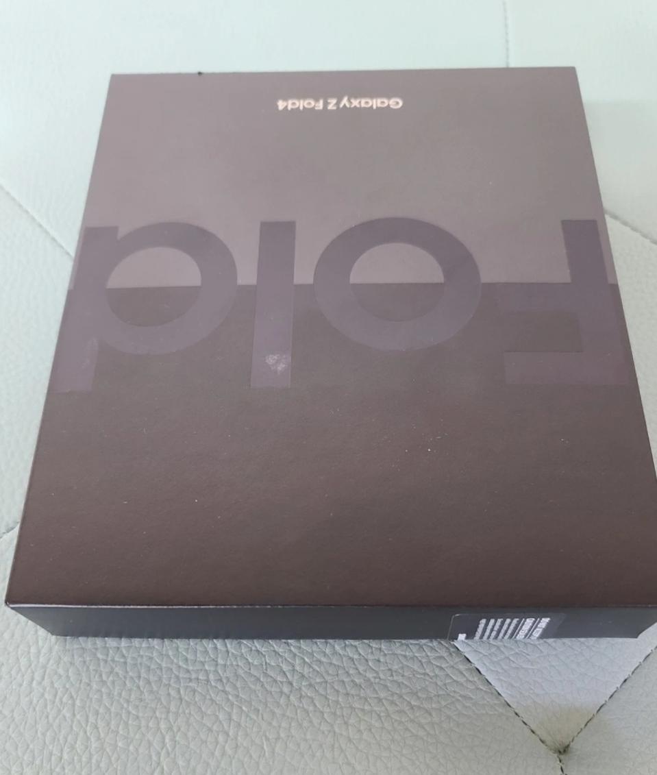 갤럭시Z폴드4자급제팔아요.256기가