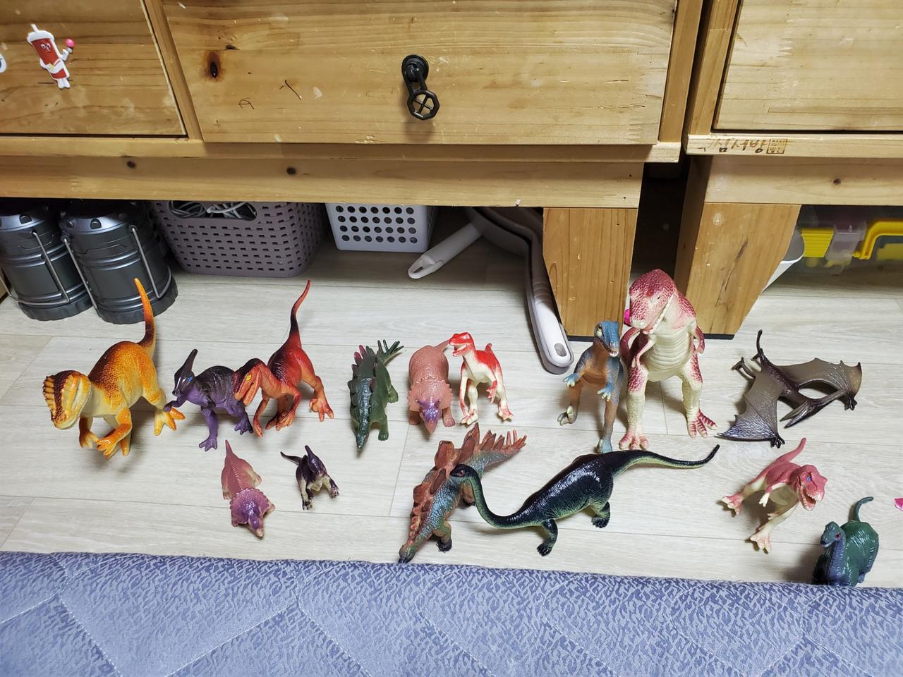 공룡책과 장난감판매