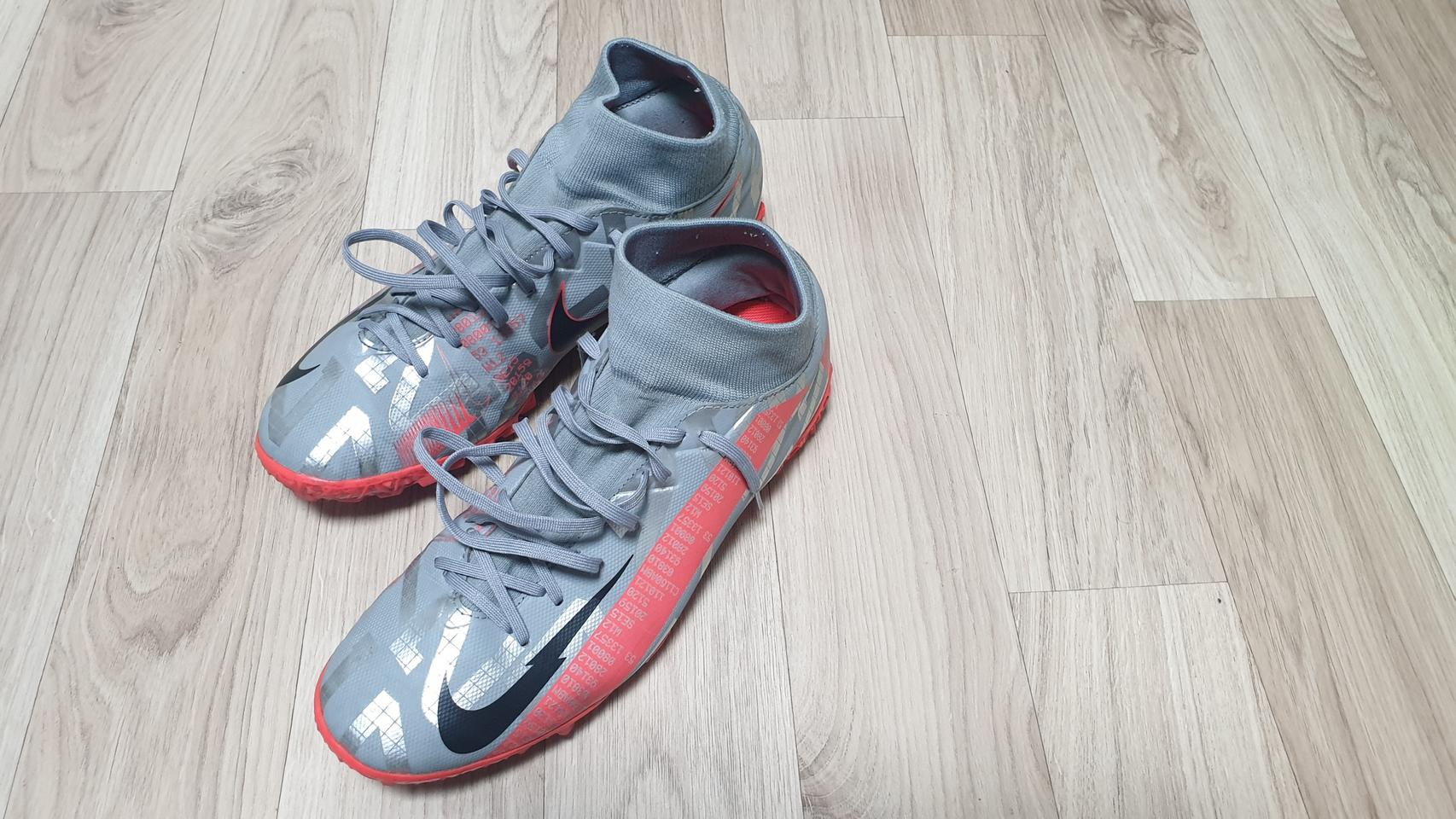 나이키 머큐리얼 풋살화