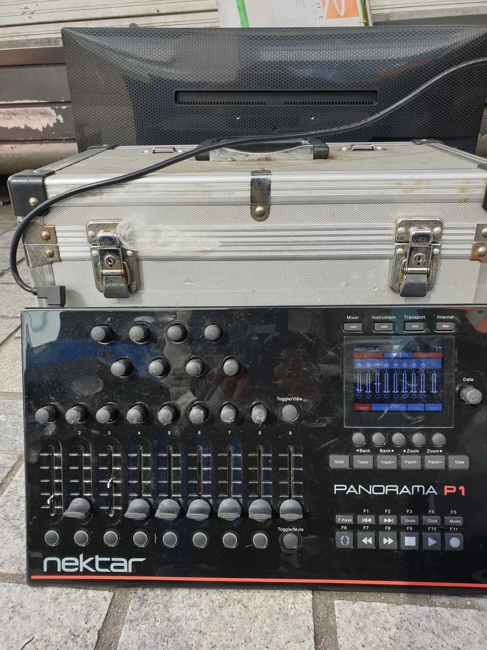 디지털믹서기,좌측고무2개빠졌어요