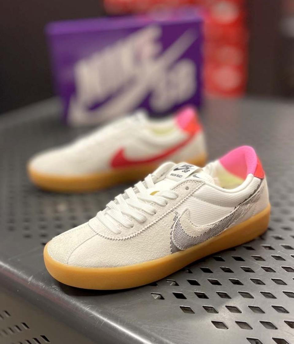 나이키 SB 브루인 리액트 T 올림픽 써밋화이트