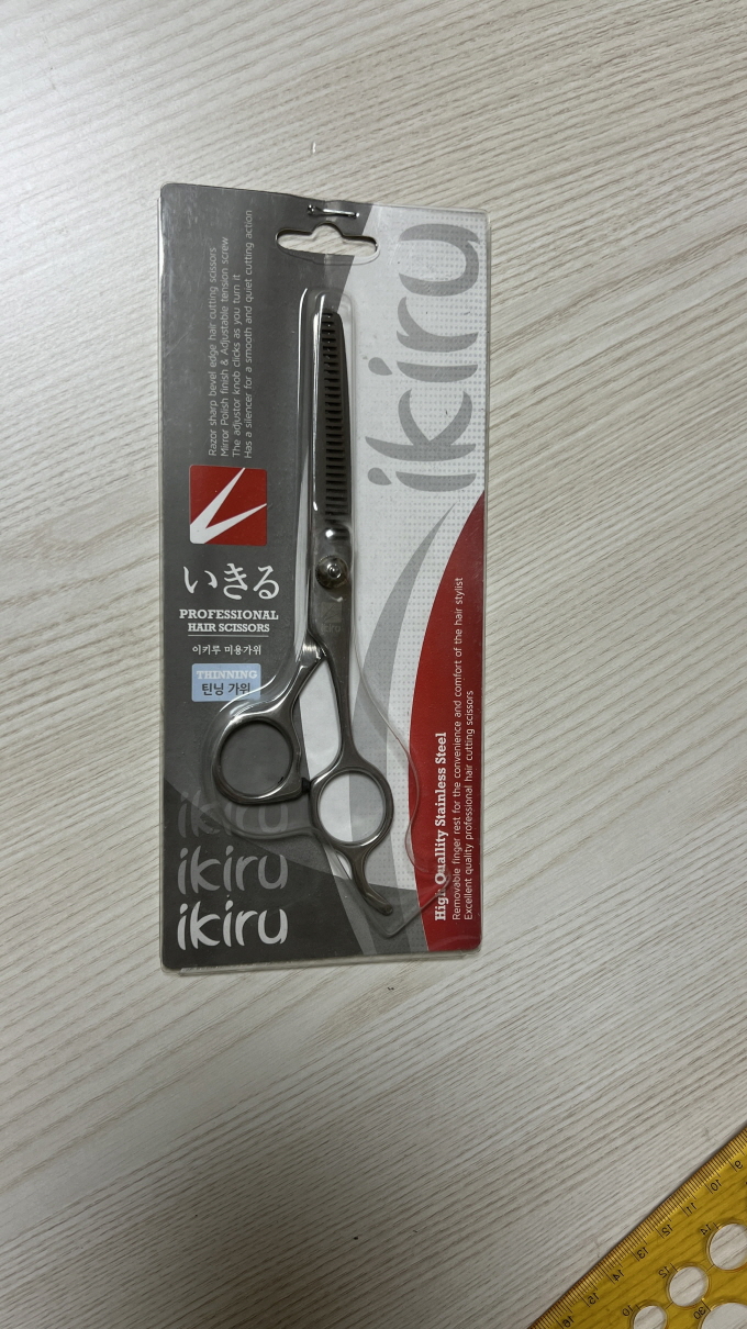 헤어컷 미용가위 틴닝가위 이키루