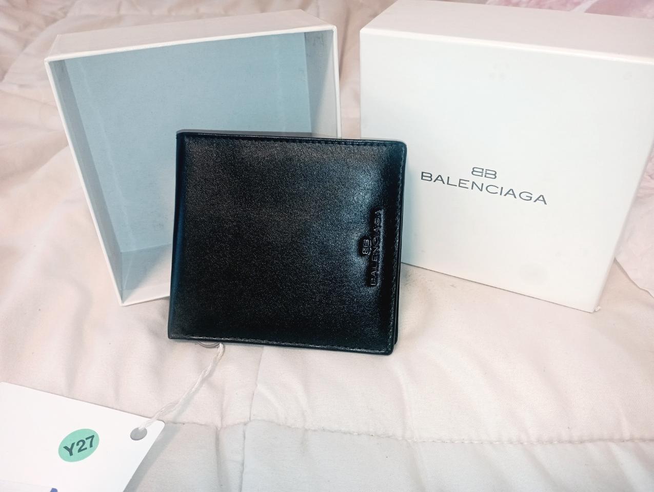 발렌시아가 반지갑 저렴한가격에 가져가세요