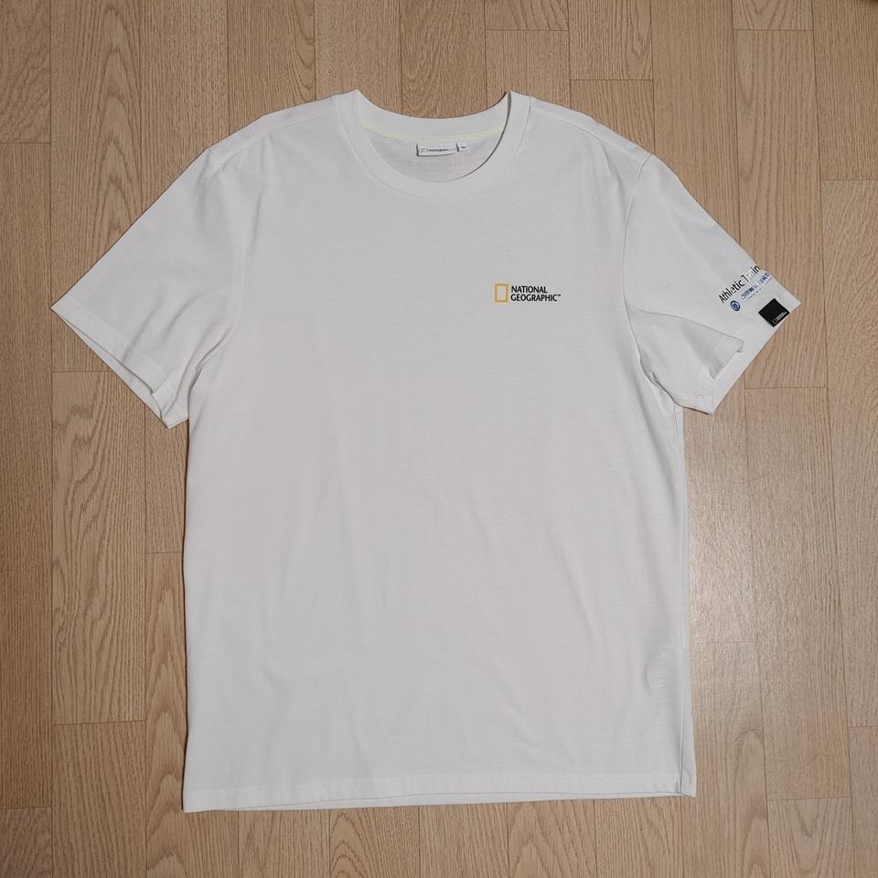 네셔널 지오그래픽 반팔티 XL (105) 사이즈 판매합니다