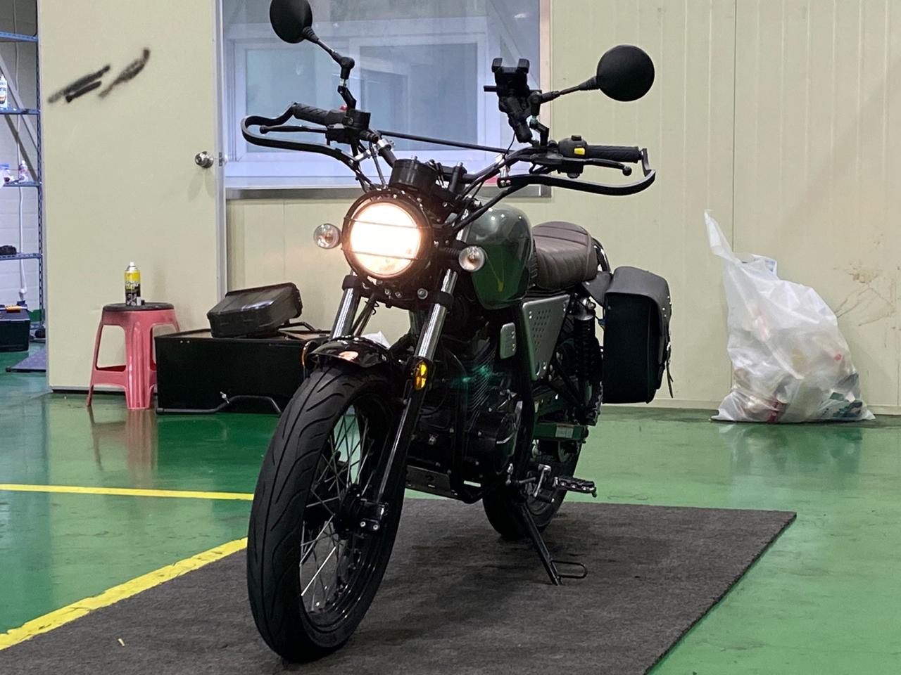 부캐너125 2022년식 유로5신형 1인신조차량 3000km 완전무사고차량 판매합니다