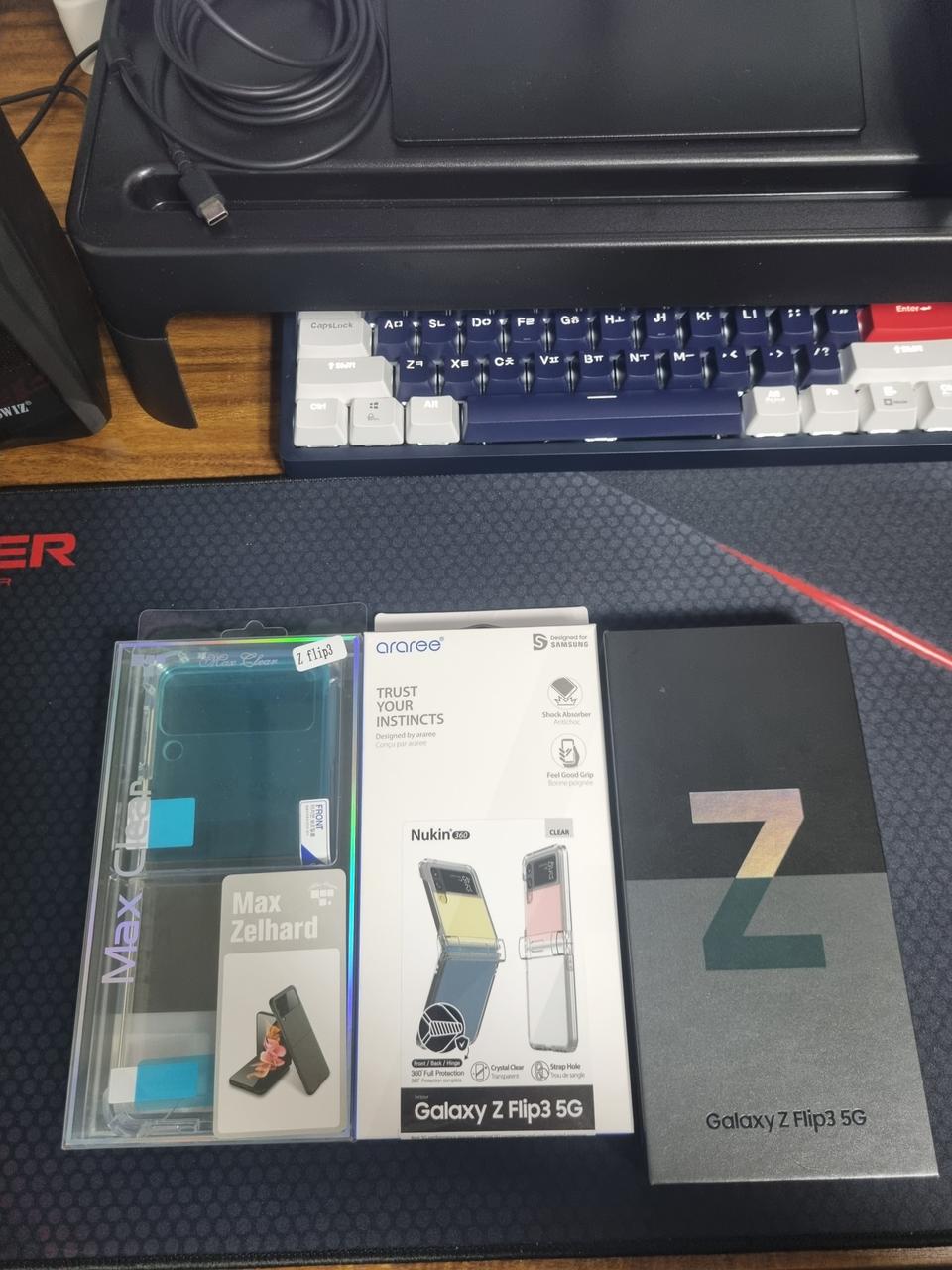 올갈이 수리한 자급제 z플립3 새상품 팔아요(급쳐~)