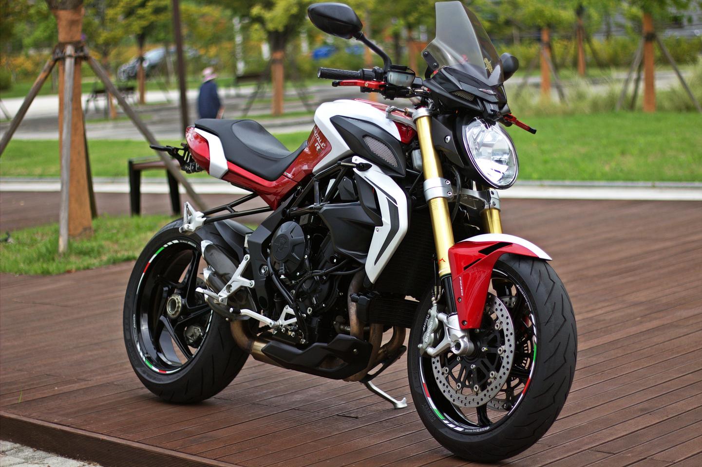 2016 아구스타 브루탈레800RR 판매합니다